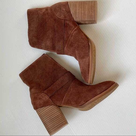 Isola Lavoy block heel boot with coco Suede heeled ankle boots cognac suede - Picture 6 of 9